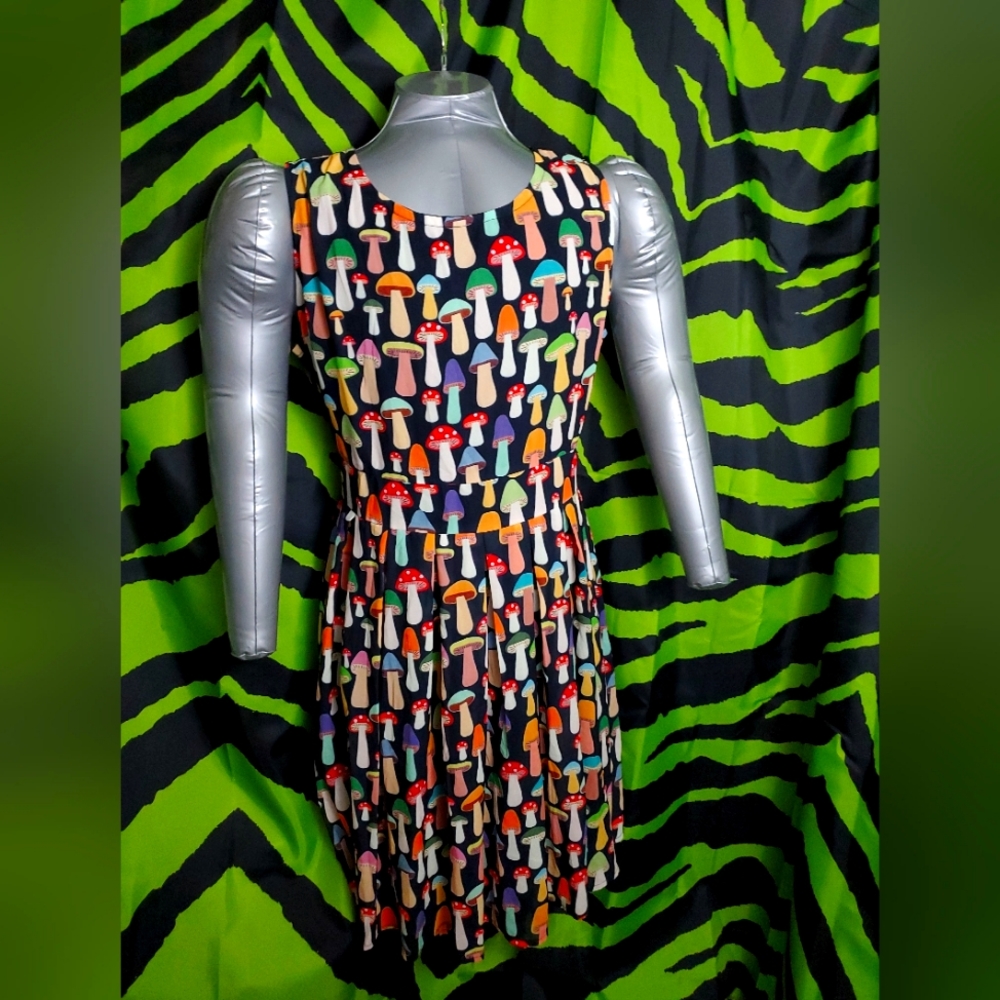 Mushroom Dress XL NWT
